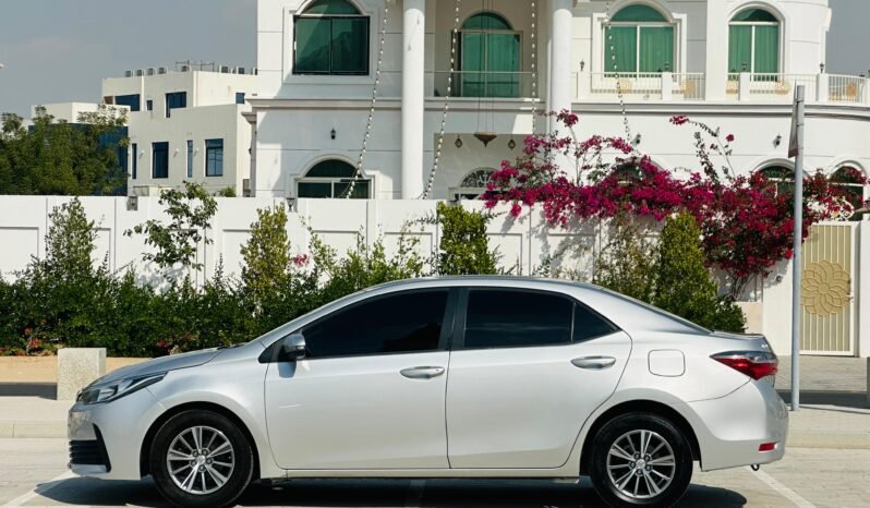 COROLLA 2018 SILVER